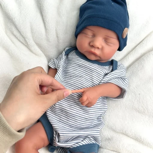 S5a6f0cc8b557454386a161a1224e7dd1C-2.webp Handmade 18Inch Lifelike Details Flexible Silicone Reborn Baby Boy Weighted Newborn Doll for Healing Accompany Parents