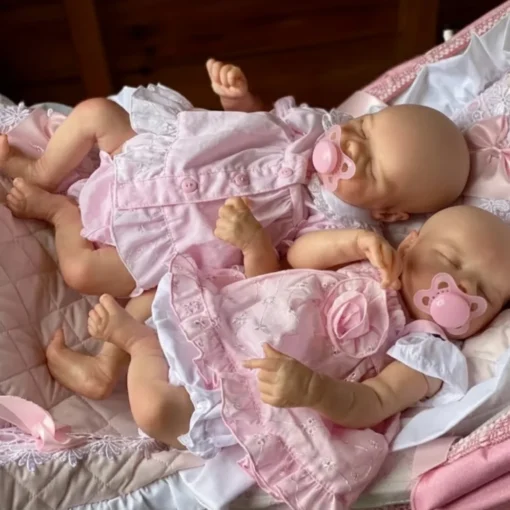 1 PCS/2 Styles Open Mouth & Washable 42-45CM Twins bebe reborn de silicona Girl Doll With Painted Skin Soft Newborn Girl Doll