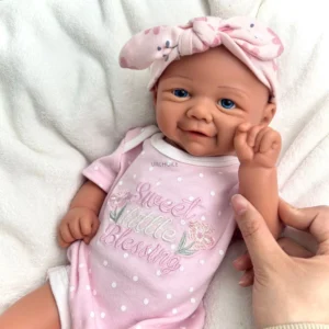 Handmade Painted 17Inch Silicone Reborn Baby Girl Soft Washable Lifelike Detail Features Doll for Collector Christmas Gift