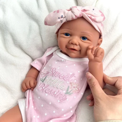 Handmade Painted 17Inch Silicone Reborn Baby Girl Soft Washable Lifelike Detail Features Doll for Collector Christmas Gift
